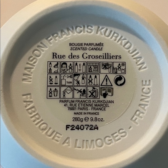 Maison Francis Kurkdjian white and burgundy scented candle with gold lid - Picture 6 of 11